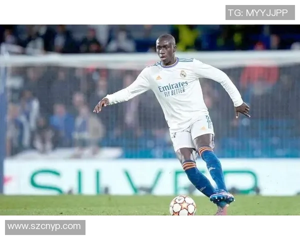 2018年全球足球明星排行榜前十名球员精彩表现与成就回顾